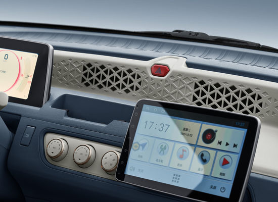 3 Kapı 4 Koltuk Dongfeng Motorlu Elektrikli Araç Fengguang Mini Ev 120KM-220KM