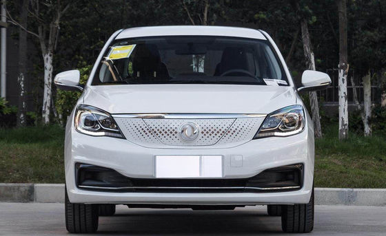 400KM Dongfeng Fengshen E70 Saf Elektrikli Kompakt Araba 4 Kapı 5 Koltuk