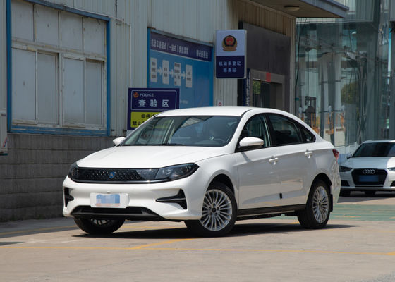 Saf Elektrikli S60EV Dongfeng Ev Arabaları 415KM, 4 Kapılı 5 Koltuklu