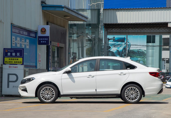 Saf Elektrikli S60EV Dongfeng Ev Arabaları 415KM, 4 Kapılı 5 Koltuklu