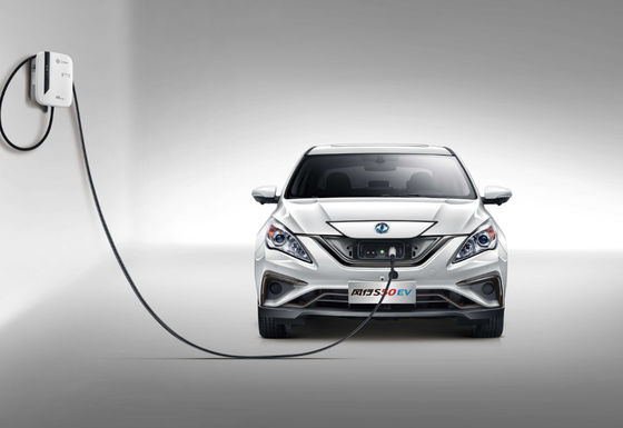 Fengxing S50 Dongfeng Motorlu Elektrikli Araç 415KM Kompakt 4 Kapı 5 Koltuk