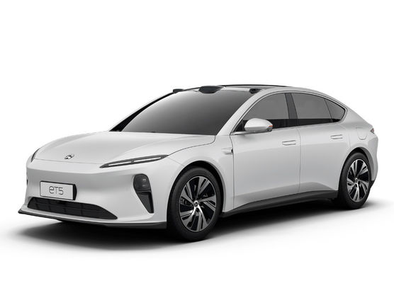 Orta Boy Et5 NIO Elektrikli Arabalar Yüksek Performans 550-700KM 4 Kapı 5 Koltuk