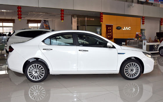 350-402KM JAC Elektrikli Araba Tek Motorlu JAC Iev A50 Otomatik Elektrikli Araç
