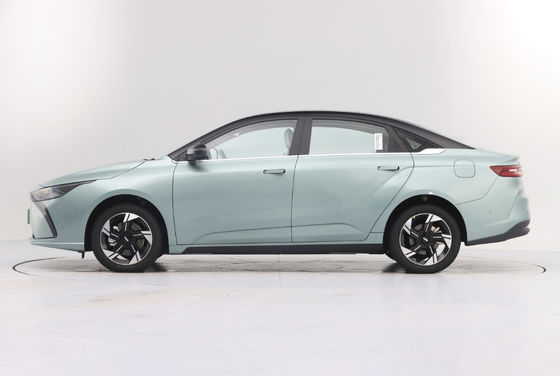 480-620KM Geely Geometri G6 Otomatik Saf Elektrikli 5 Kapı 5 Koltuk