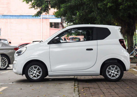 3 Kapı 4 Koltuk SAIC Motorlu Elektrikli Araba SAIC Roewe CLEVER 311KM