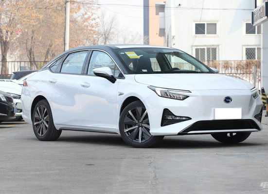 Guangqi Yilue EA6 Sedan Elektrikli Araba 510KM 4 Kapı 5 Koltuk 0.78H Hızlı Şarj