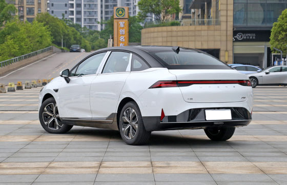 XiaoPeng P5 2022 450-550KM Kompakt Elektrikli Arabalar 4 Kapı 5 Koltuk