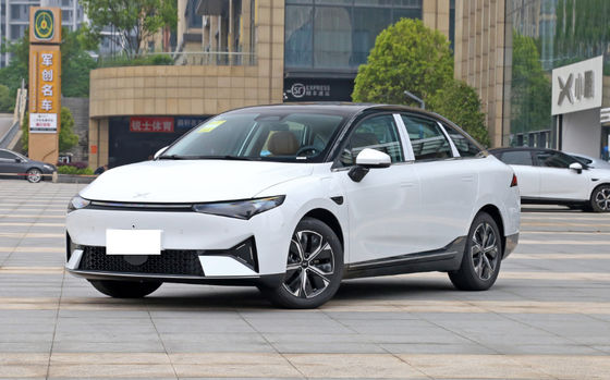 XiaoPeng P5 2022 450-550KM Kompakt Elektrikli Arabalar 4 Kapı 5 Koltuk