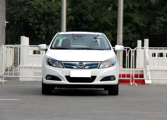 305KM 400KM BYD E5 EV Yüksek Performanslı Saf Elektrikli 4 Kapı 5 Koltuk