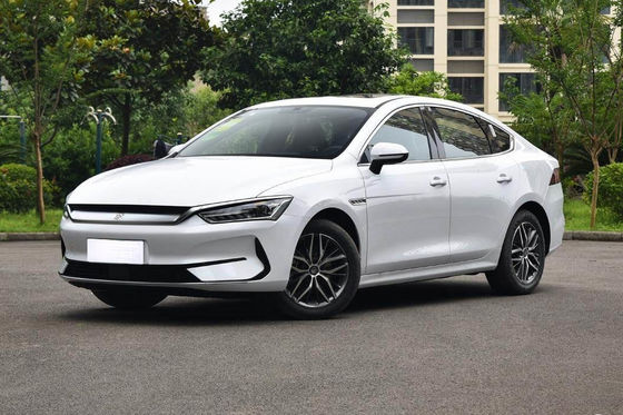 400-600KM Kompakt Byd Qin Plus Ev 4 Kapı 5 Koltuk Yüksek Performans