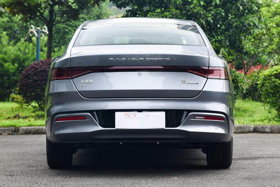 400-600KM Kompakt Byd Qin Plus Ev 4 Kapı 5 Koltuk Yüksek Performans