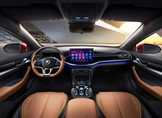 400-600KM Kompakt Byd Qin Plus Ev 4 Kapı 5 Koltuk Yüksek Performans